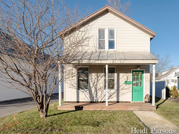 423 Fulton Ave, Grand Haven, MI 49417