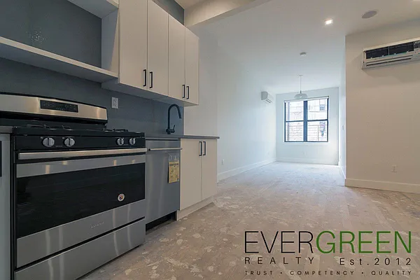 Rented by Evergreen Apartments BK | media 1