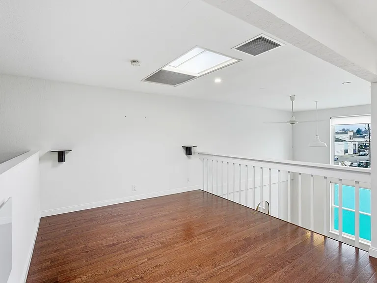 1004 9th Ave — Photo 13