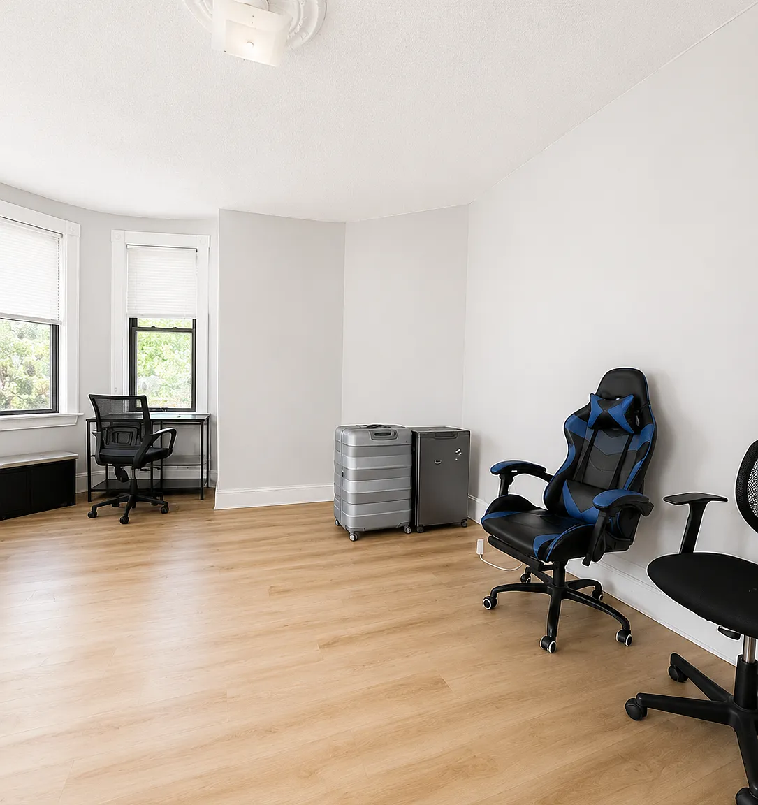 3 bed, 950 sqft, $2,970 — Photo 3