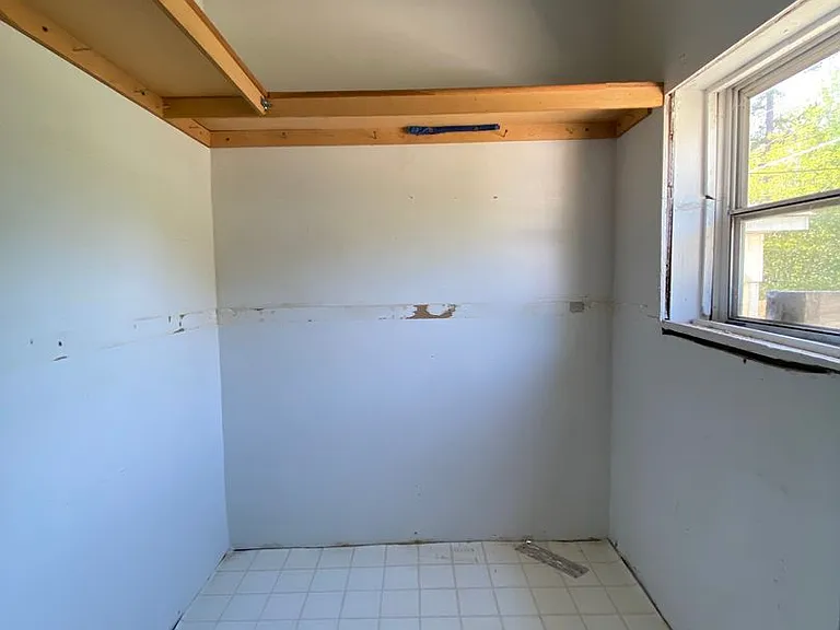 130 Oak St — Photo 8