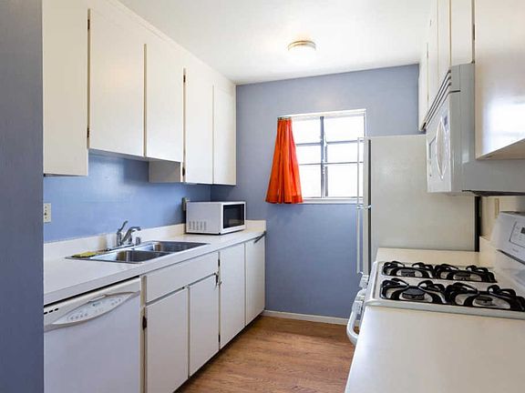 5th image of 608 Peartree Dr