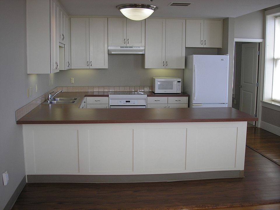 Kitchen/Living Area