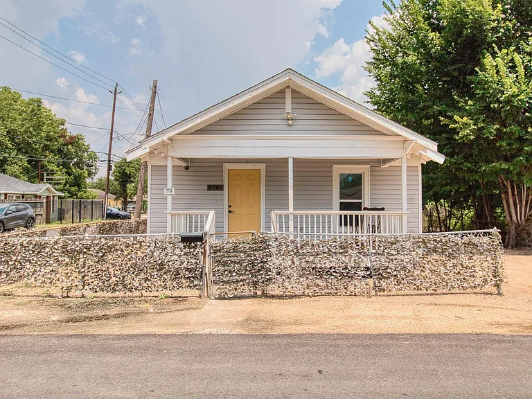 3201 Adelia St — Photo 18