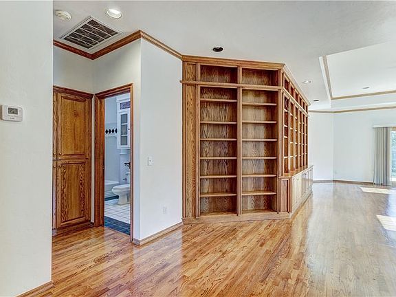 4th image of 4345 Foxglove Ln