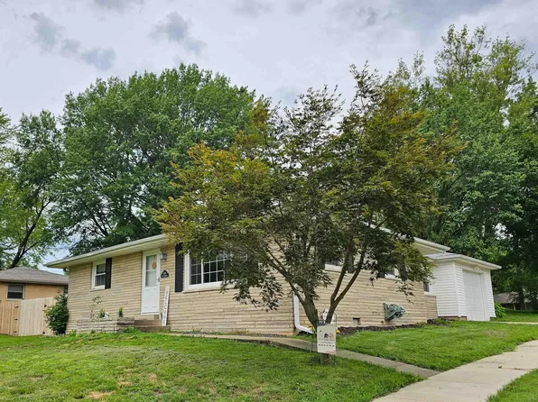 605 W Monroe St, Petersburg, IL 62675