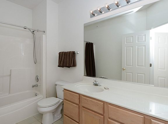 5th image of 3243 Stratford Ct