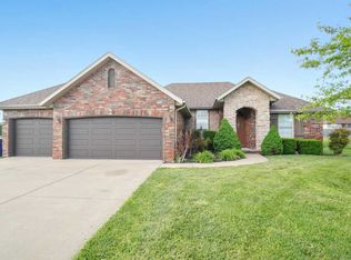 203 E Teakwood St, Clever, MO 65631