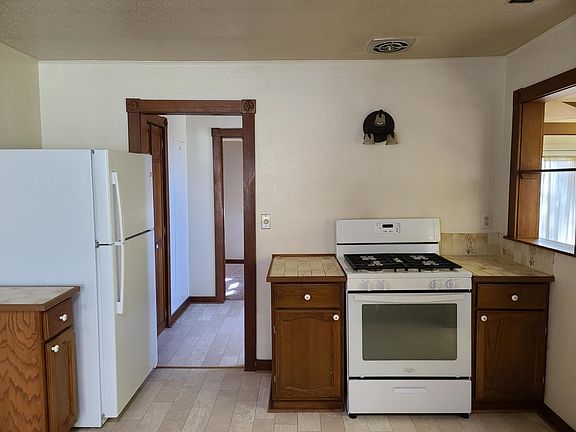 3rd image of 90 Grant St