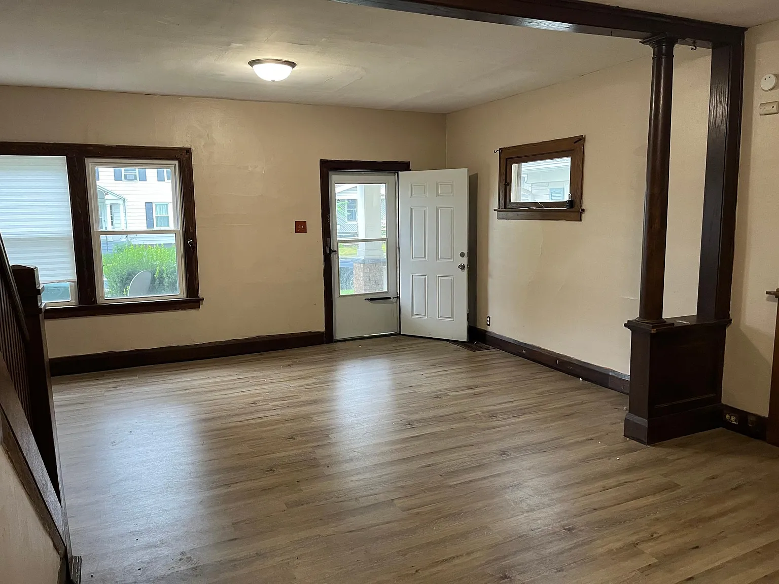 4206 Caroline Ave — Photo 2