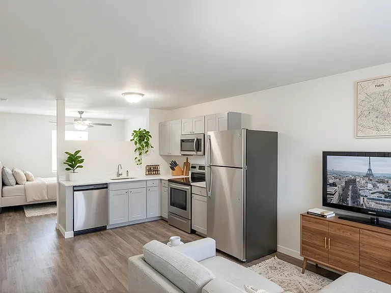 899 Chapel Dr — Photo 12
