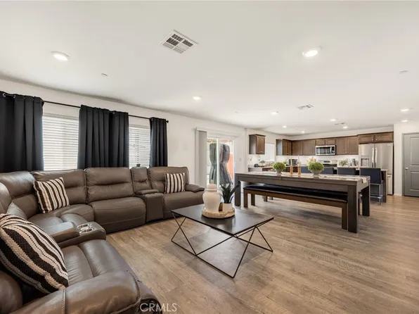 872 Canopy Ln, San Jacinto, CA 92583