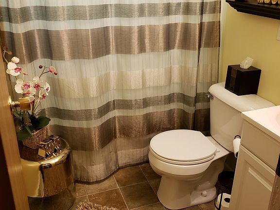 5th image of 5615 N Graceland Dr