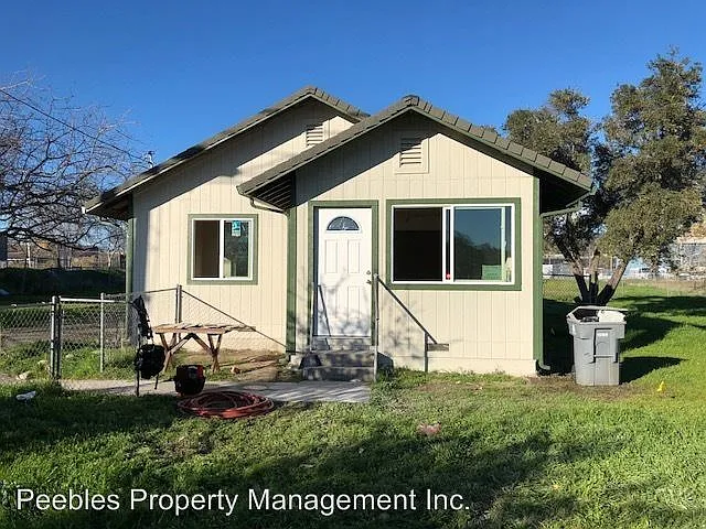 264 Grand Ave photo 1