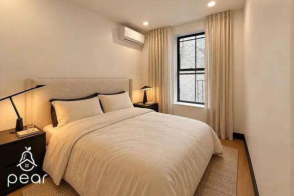 Bedroom, photo 2