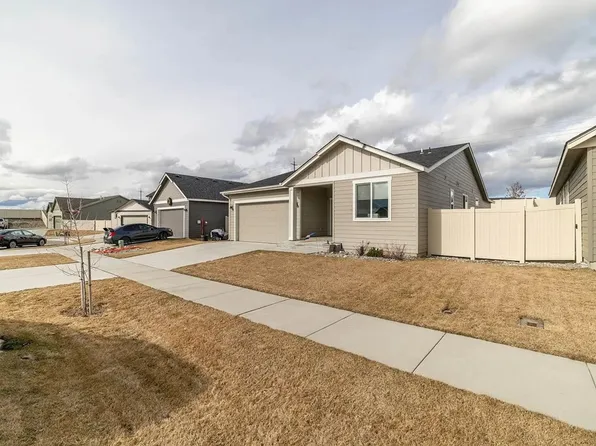 5265 W Gumwood Cir, Coeur D Alene, ID 83854