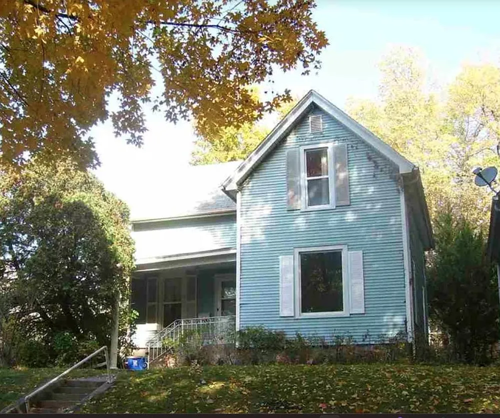 4 bed, 1624 sqft, $2,800 — Photo 1