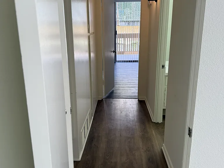 1414 Greenfield Apartments — Photo 35