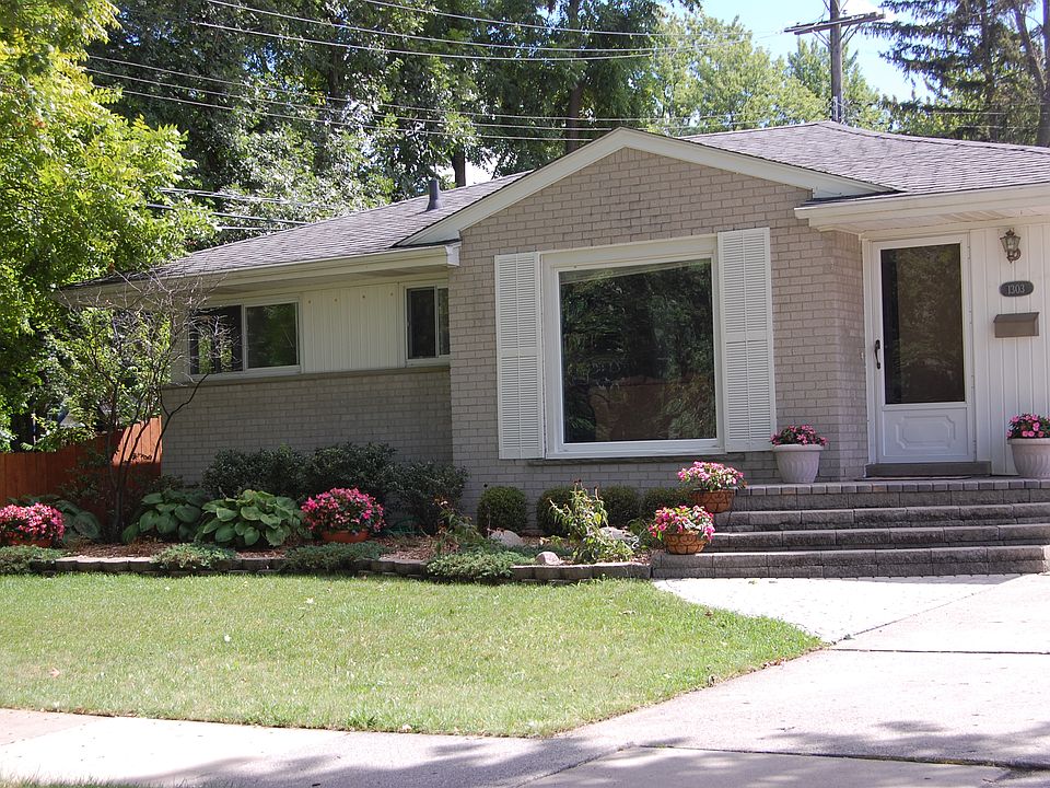 1st image of 1303 Poplar Ave