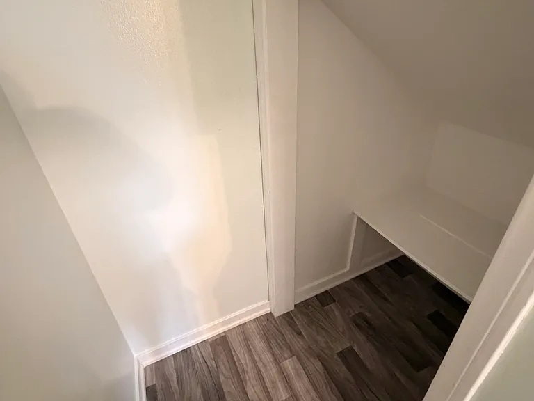 1820 W 11th St #8 — Photo 4