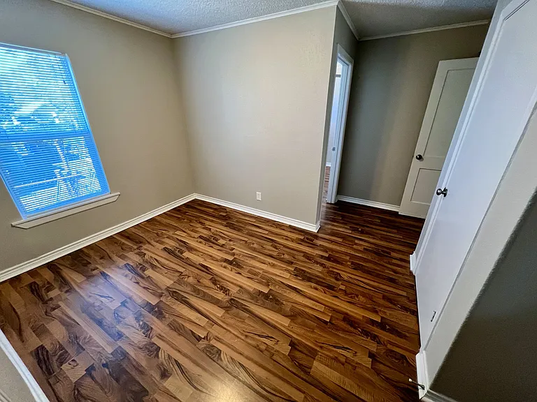 3225 Knox St — Photo 24
