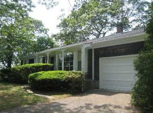1 Ridgewood Ln, Hampton Bays, NY 11946
