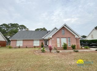 818 Linda Dr, Mary Esther, FL 32569