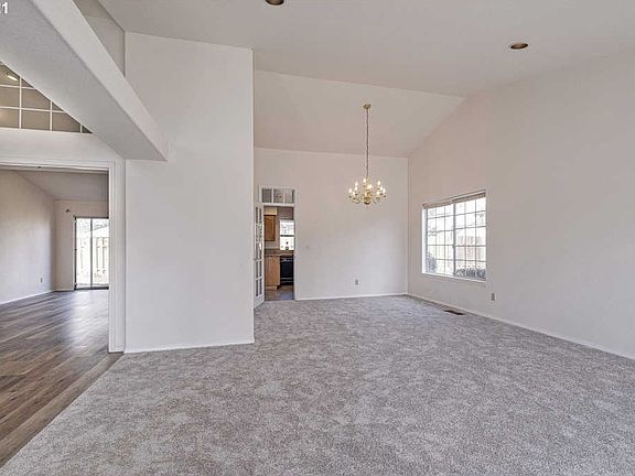 5th image of 375 NE Milne Ct