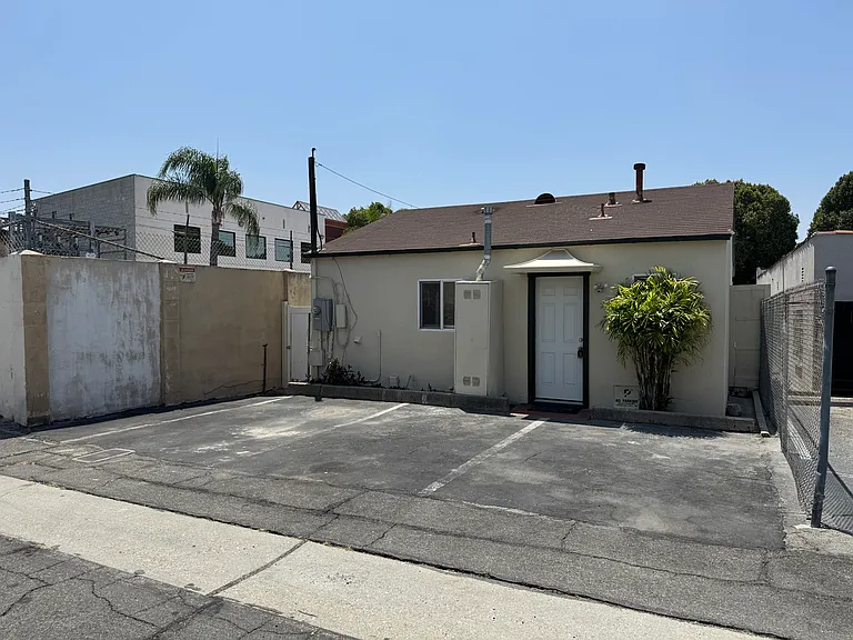 9173 1/2 E Las Tunas Dr — Photo 11