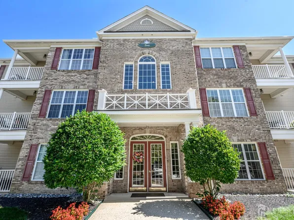 219 Sophee Ln, Lakewood, NJ 08701