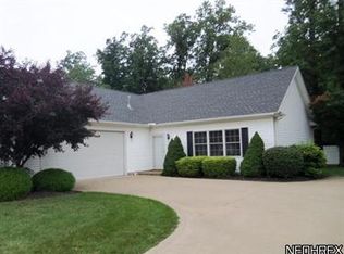 3914 Hilltop Dr, Vermilion, OH 44089