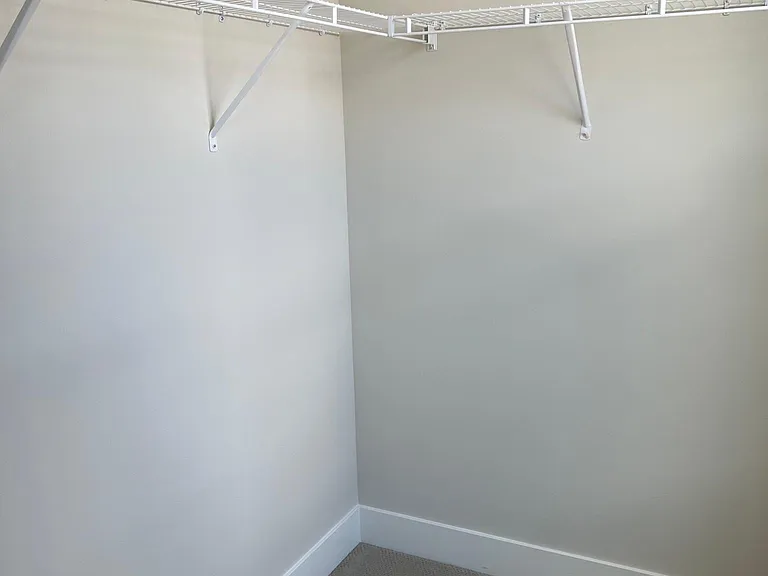 1050 Valentine Ln — Photo 17