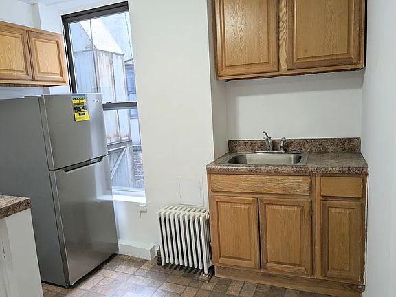 2nd image of 1727 2nd Ave APT 5FS