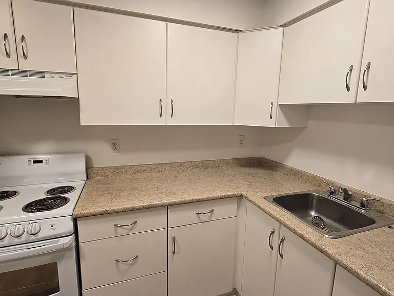 1215 Saint Georges Ave #105 — Photo 11