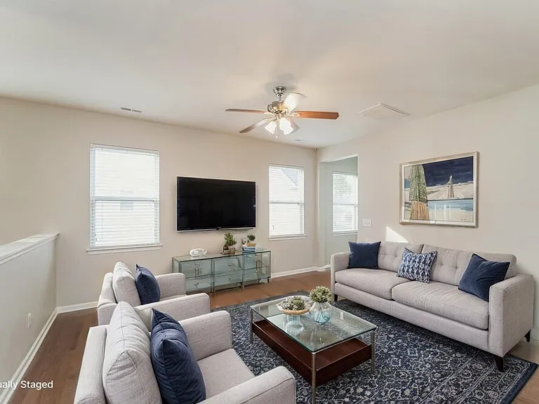 701 Hicklin Dr — Photo 6