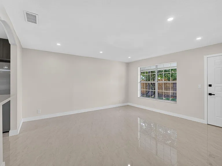 3943 Roan Ct W — Photo 7