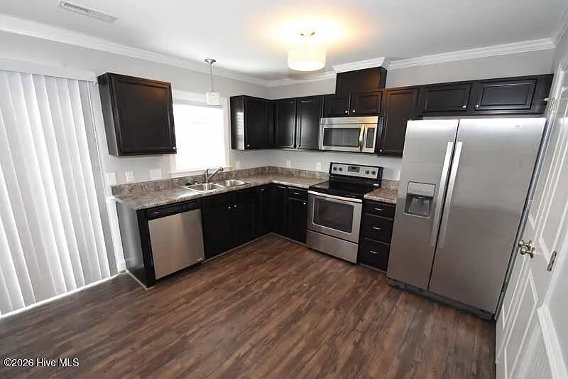 2 bed, 2.5 bath, $1,350 — Photo 4