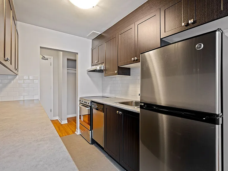 1196 Shillington Ave — Photo 11