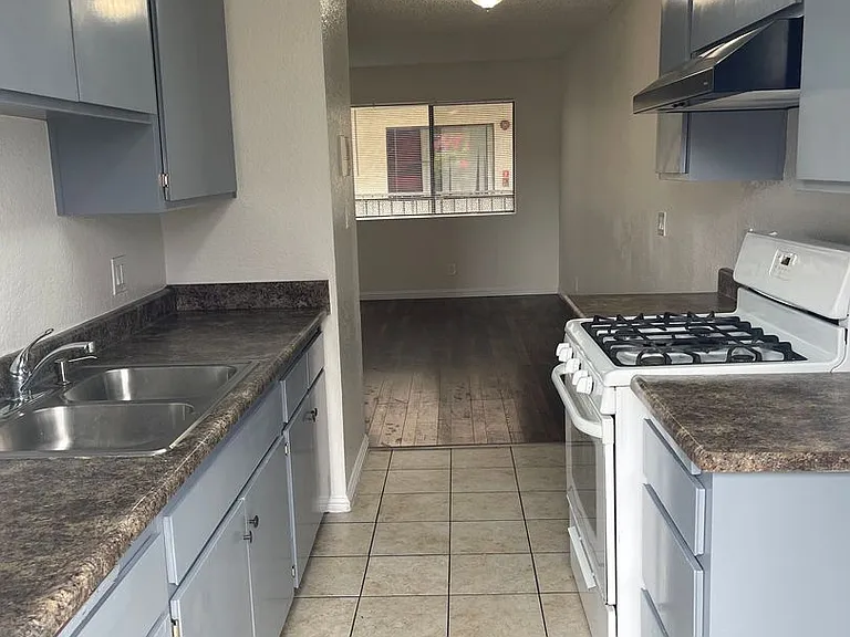 2269 Earl Ave — Photo 6