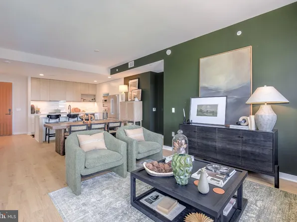 255 W Falls Station Boulevard Fls #610, Church, VA 22046