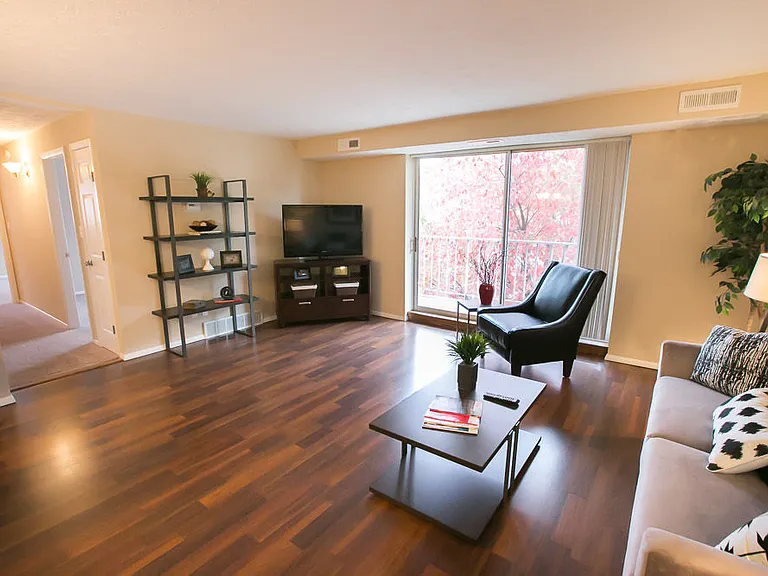 Regency Apartments — Photo 23