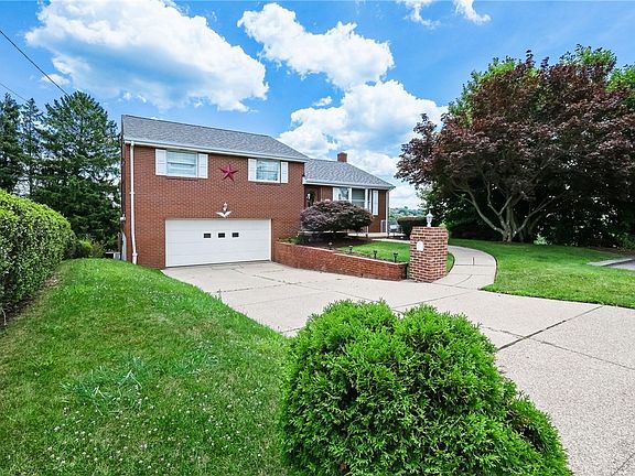 2nd image of 2422 Silver Oak Pl