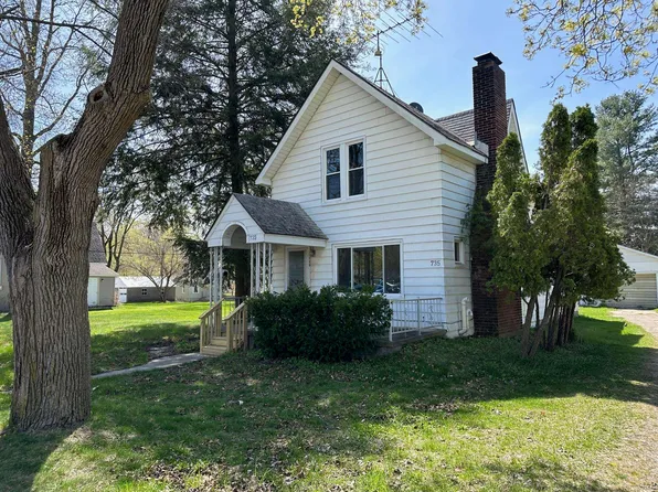 735 N Cayuga St, Gladwin, MI 48624