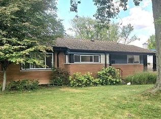 1125 Harms Rd, Glenview, IL 60025