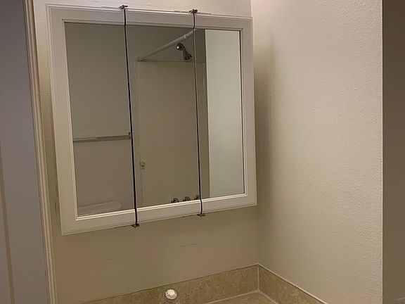 5th image of 723 26th Ave #1
