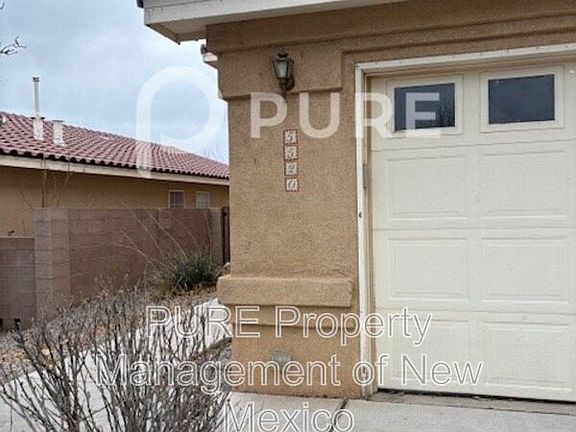2nd image of 5520 Carefree Ave NW