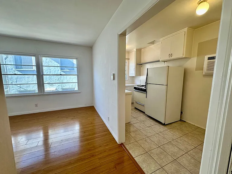 320 S. Rexford Drive — Photo 13