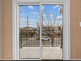3 bed, 2.0 bath, 2000 sqft, $4,200 — Photo 4