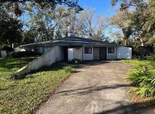 18418 Timberlan Dr, Lutz, FL 33549