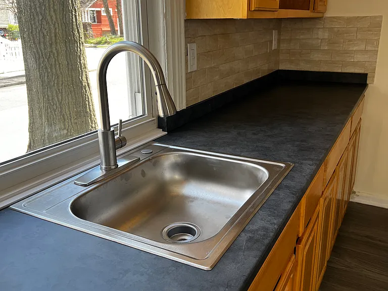 64 Eaton Pl #2 — Photo 38